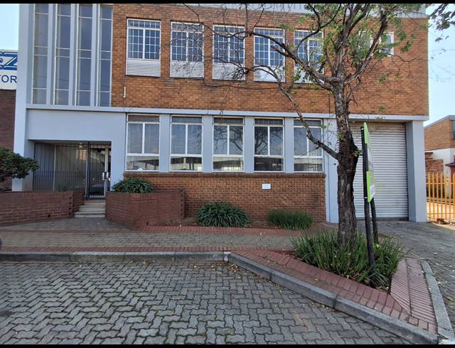 900M² WAREHOUSE TO LET IN BENROSE
